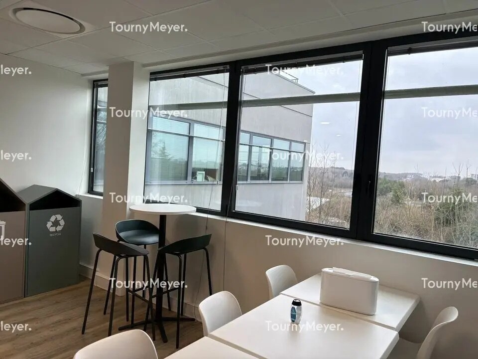 Office in Saint-Herblain to rent Interior Photo- Image 1 of 5