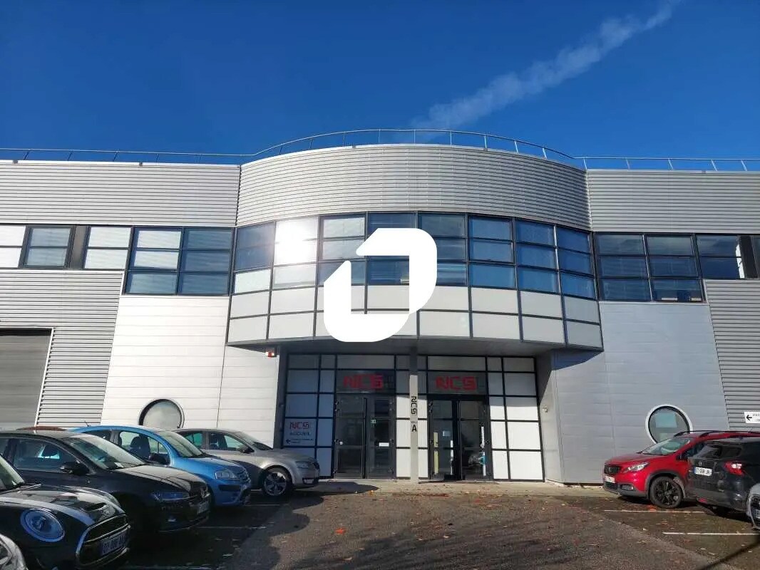 3 Rue Du Groupe Manoukian, Élancourt to rent Primary Photo- Image 1 of 17