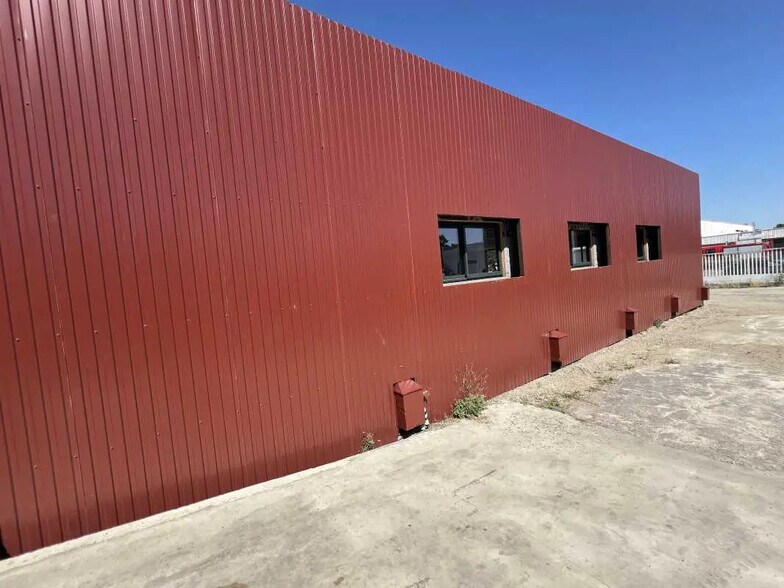 Office in Bordeaux to rent - Building Photo - Image 2 of 6