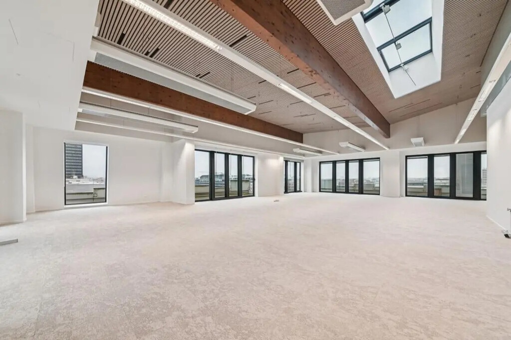 Location Bureaux 340 m² à 2 956 m² - Photo 1