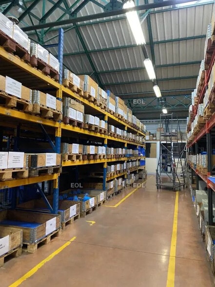 Industrial in Bagnolet to rent - Interior Photo - Image 2 of 5