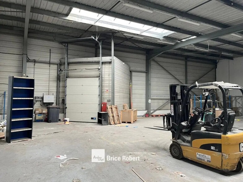 635 R Pierre Et Marie Curie, La Ravoire for sale - Interior Photo - Image 3 of 6