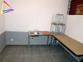 Retail in Segovia, Segovia to rent Interior Photo- Image 2 of 2