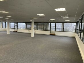 Office in Montévrain to rent Interior Photo- Image 2 of 4