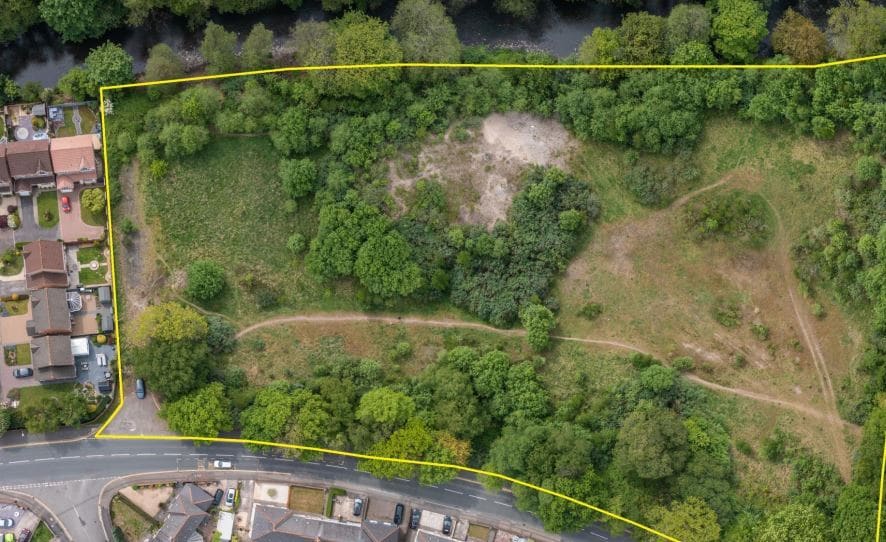 Newport Rd, Risca for sale - Primary Photo - Image 1 of 1