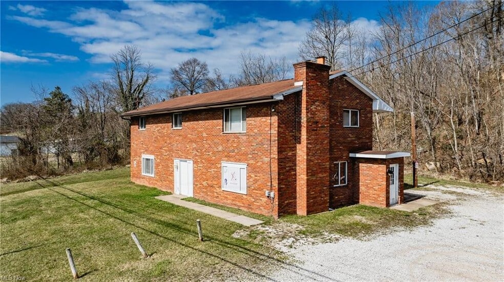 2242 DuPont Rd, Parkersburg, WV for sale - Primary Photo - Image 1 of 8