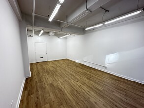 325 W 38th St, New York, NY for rent Building Photo- Image 1 of 6