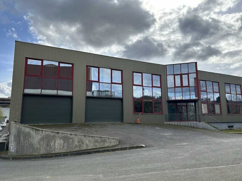 Industrial in Créteil to rent - Building Photo - Image 1 of 14