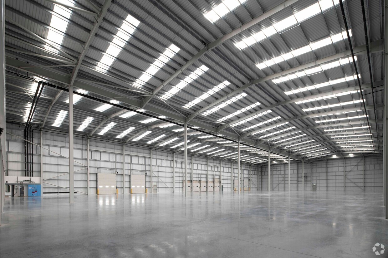 1-3 Test Ln, Southampton to rent Interior Photo- Image 1 of 22