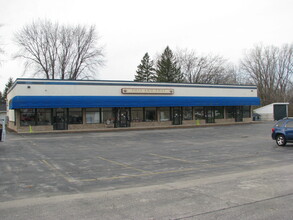 2436 Glendale Ave, Howard, WI for rent Building Photo- Image 2 of 6