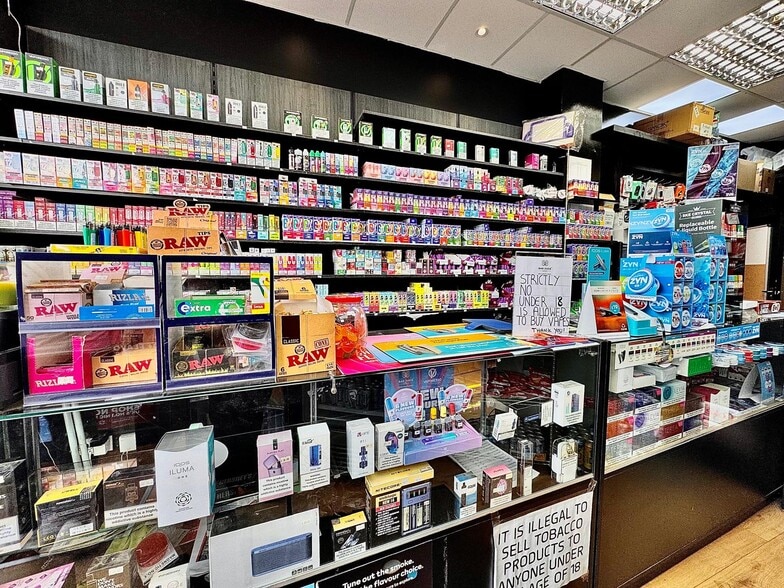 Dedworth Rd, Windsor to rent - Building Photo - Image 3 of 5