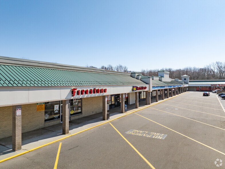 264-350 Middle Country Rd, Coram, NY for rent - Primary Photo - Image 1 of 22