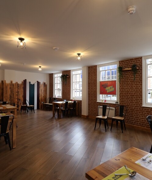 10 The Borough, Hinckley to rent - Interior Photo - Image 2 of 4