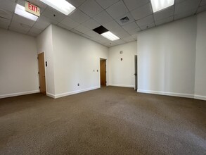 1514 S Church St, Charlotte, NC to rent Interior Photo- Image 2 of 6