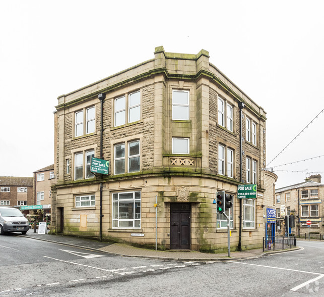 34-36 Deardengate, Haslingden for rent - Building Photo - Image 2 of 3