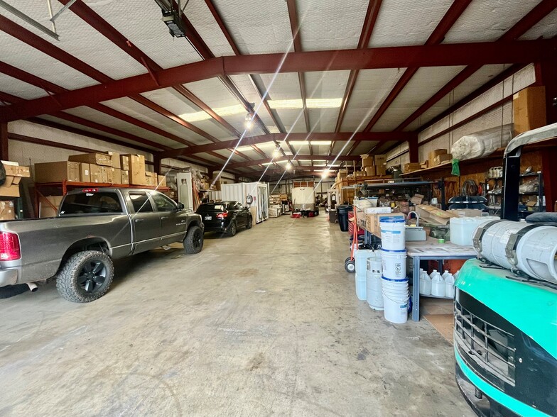 4310 N Martin Ave, Bethany, OK for rent - Interior Photo - Image 2 of 2