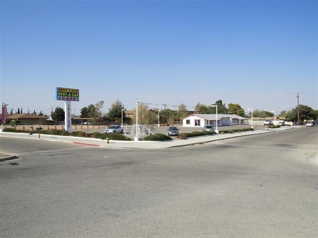 More details for 15482 Bear Valley Rd, Victorville, CA - Retail to Rent