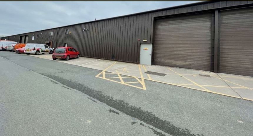 Private Road No 3, Nottingham to rent Primary Photo- Image 1 of 7