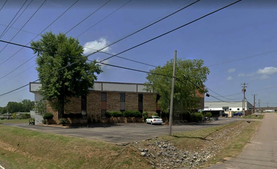 925 Industrial Dr, Old Hickory, TN for rent - Building Photo - Image 2 of 4