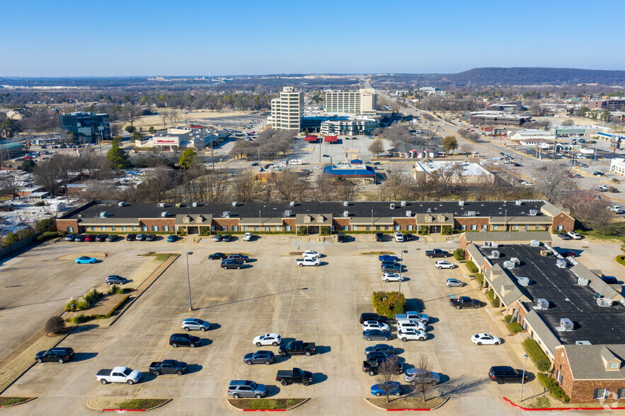 2502-2532 E 71st St, Tulsa, OK for rent - Building Photo - Image 3 of 16