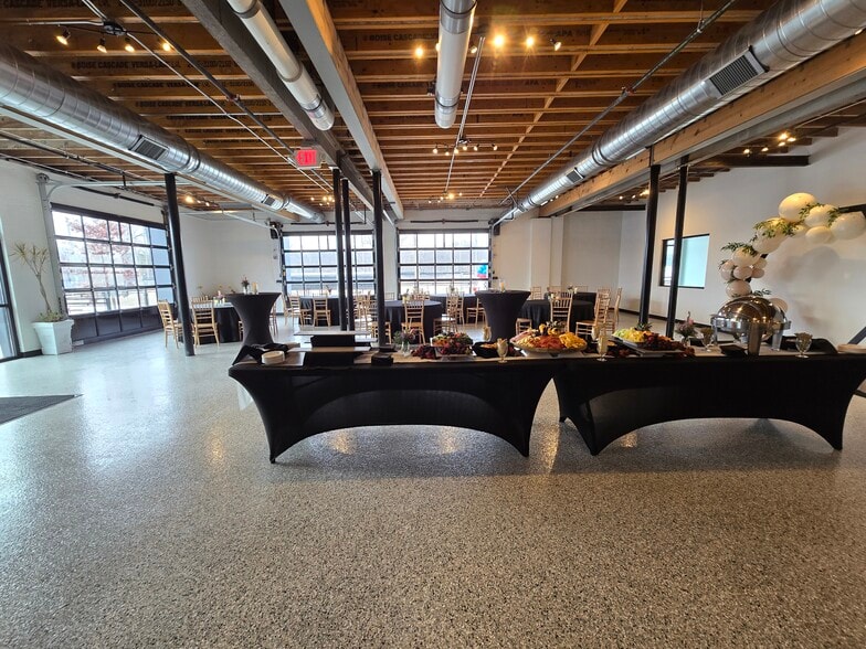 125 E State St, Cherry Valley, IL to rent - Building Photo - Image 2 of 34