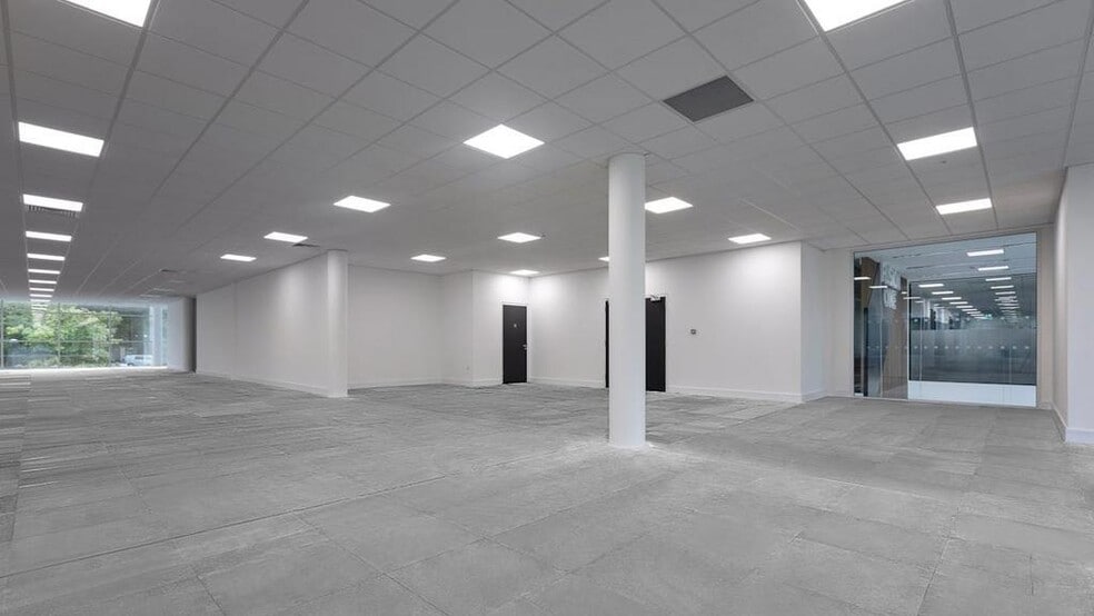 Parkway, Fareham to rent - Interior Photo - Image 1 of 22