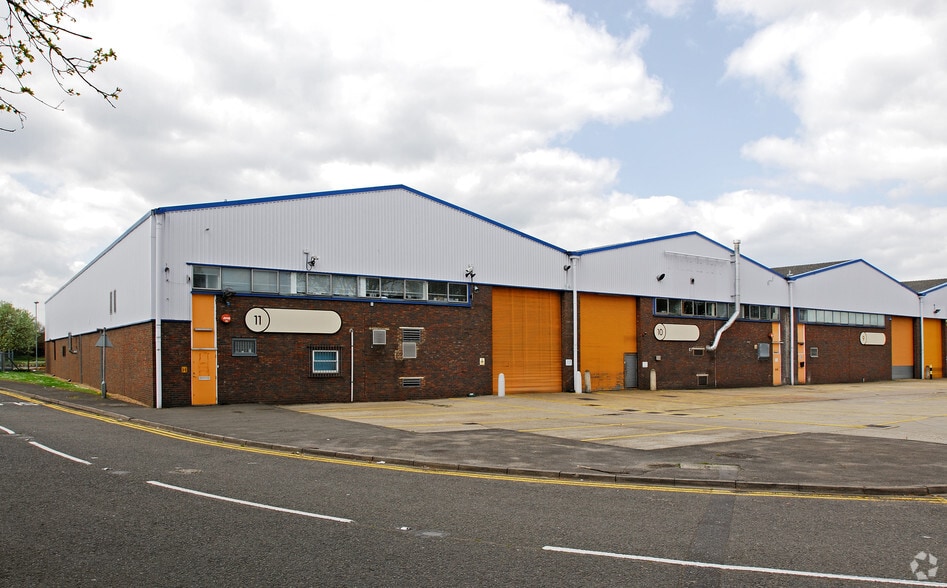 Kestrel Way, Woking for sale - Building Photo - Image 1 of 1