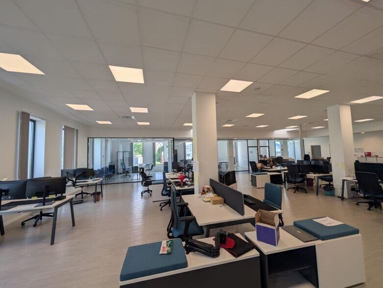 Office in Saint-Gratien to rent - Building Photo - Image 2 of 14