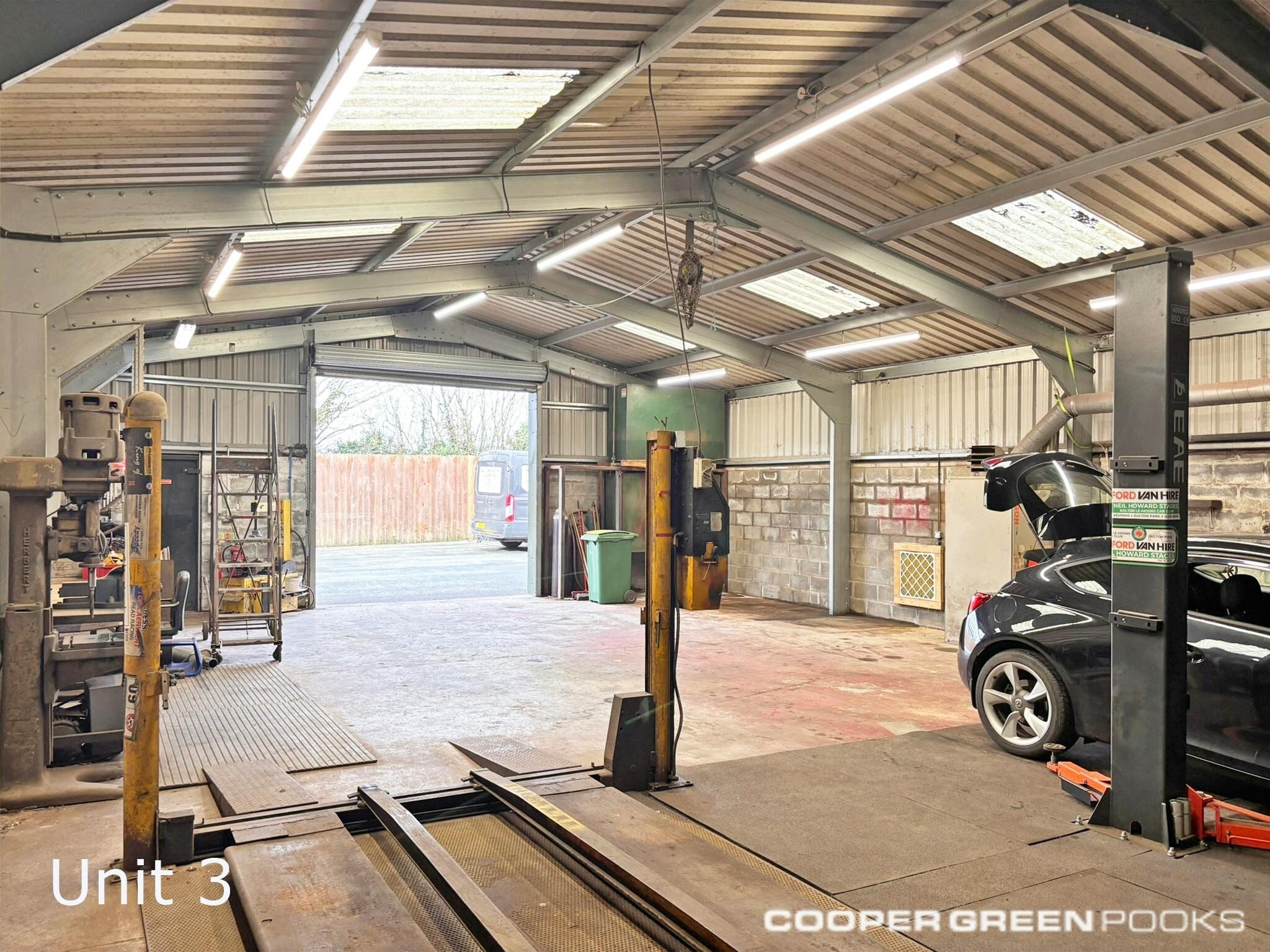 Astley, Shawbury to rent Interior Photo- Image 1 of 3