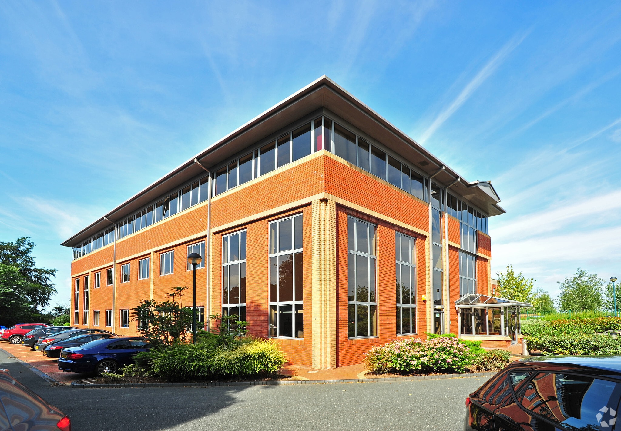 Mucklow Hl, Halesowen to rent Building Photo- Image 1 of 8