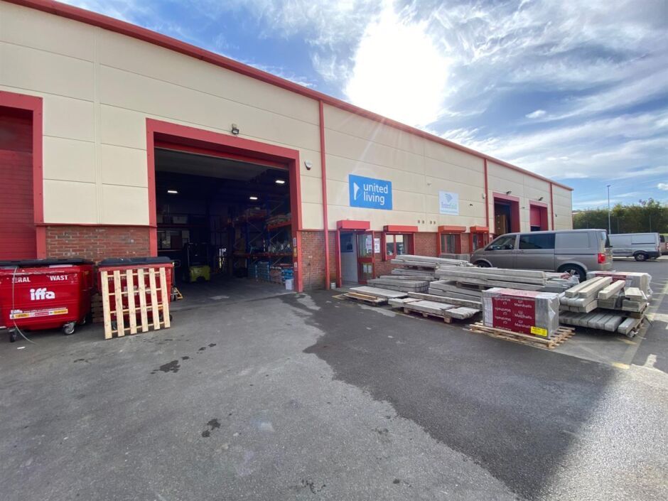 Llys Cae Felin, Swansea for sale Primary Photo- Image 1 of 1