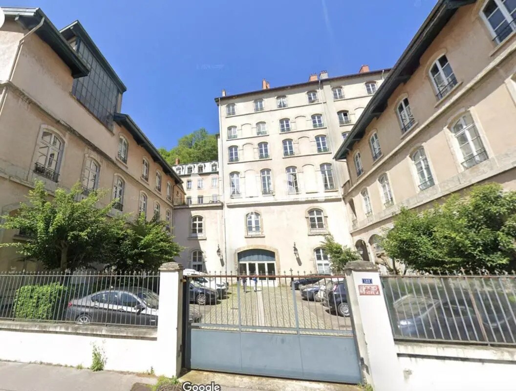 Office in Lyon for sale Building Photo- Image 1 of 8