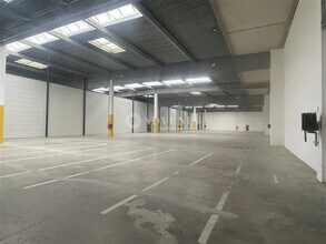 Industrial in Garges-lès-Gonesse to rent Building Photo- Image 2 of 8
