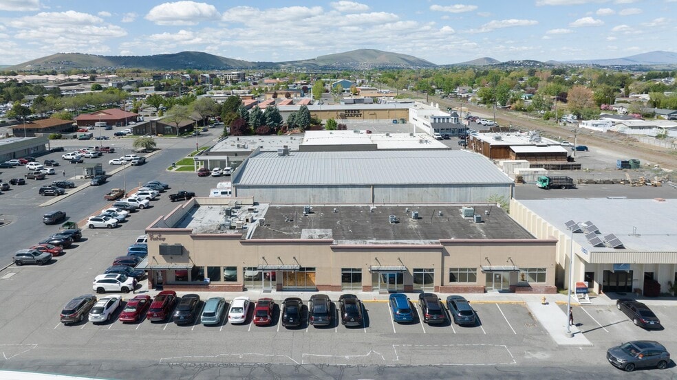 8318 Gage Blvd, Kennewick, WA to rent - Building Photo - Image 2 of 11