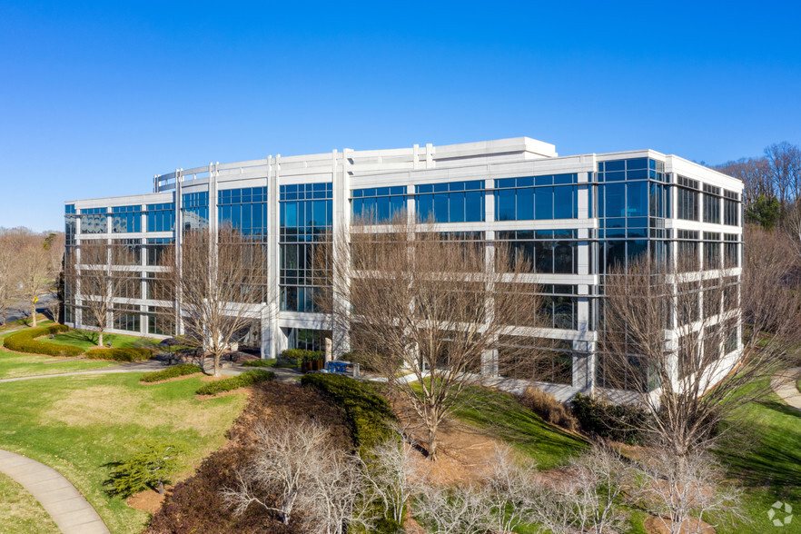 3730 Glen Lake Dr, Charlotte, NC for sale - Building Photo - Image 1 of 1