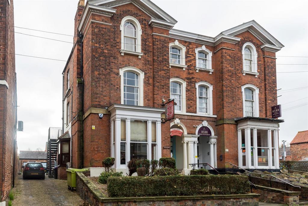 138 Eastgate, Louth for sale Primary Photo- Image 1 of 1