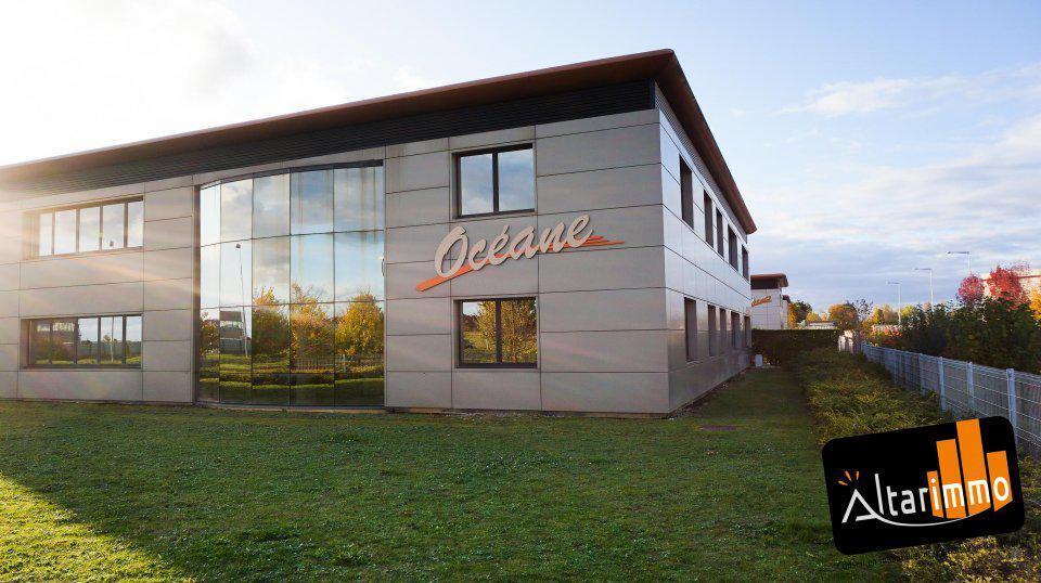 Location Bureaux 211 m² - Photo 1