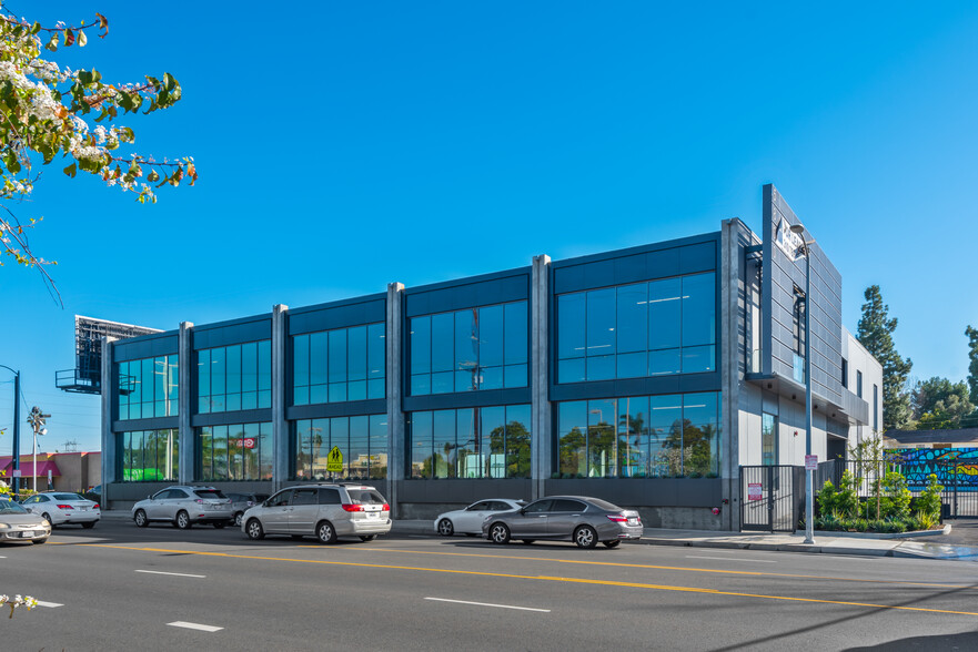 5830 Obama Blvd, Los Angeles, CA for sale - Building Photo - Image 2 of 15