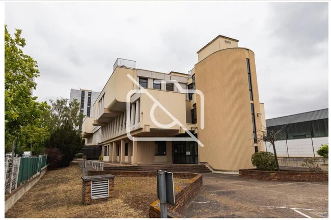 Vente Bureaux 3 660 m²