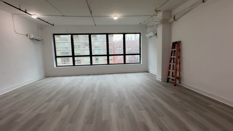 112-114 W 14th St, New York, NY for rent - Commercial Listing Video - Image 2 of 11