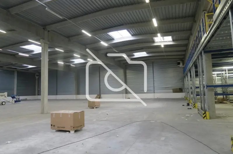 Industrial in Lisses to rent Interior Photo- Image 1 of 5