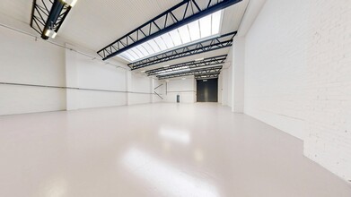 2-7 Centenary Rd, Enfield to rent Matterport 3D Scan- Image 1 of 16