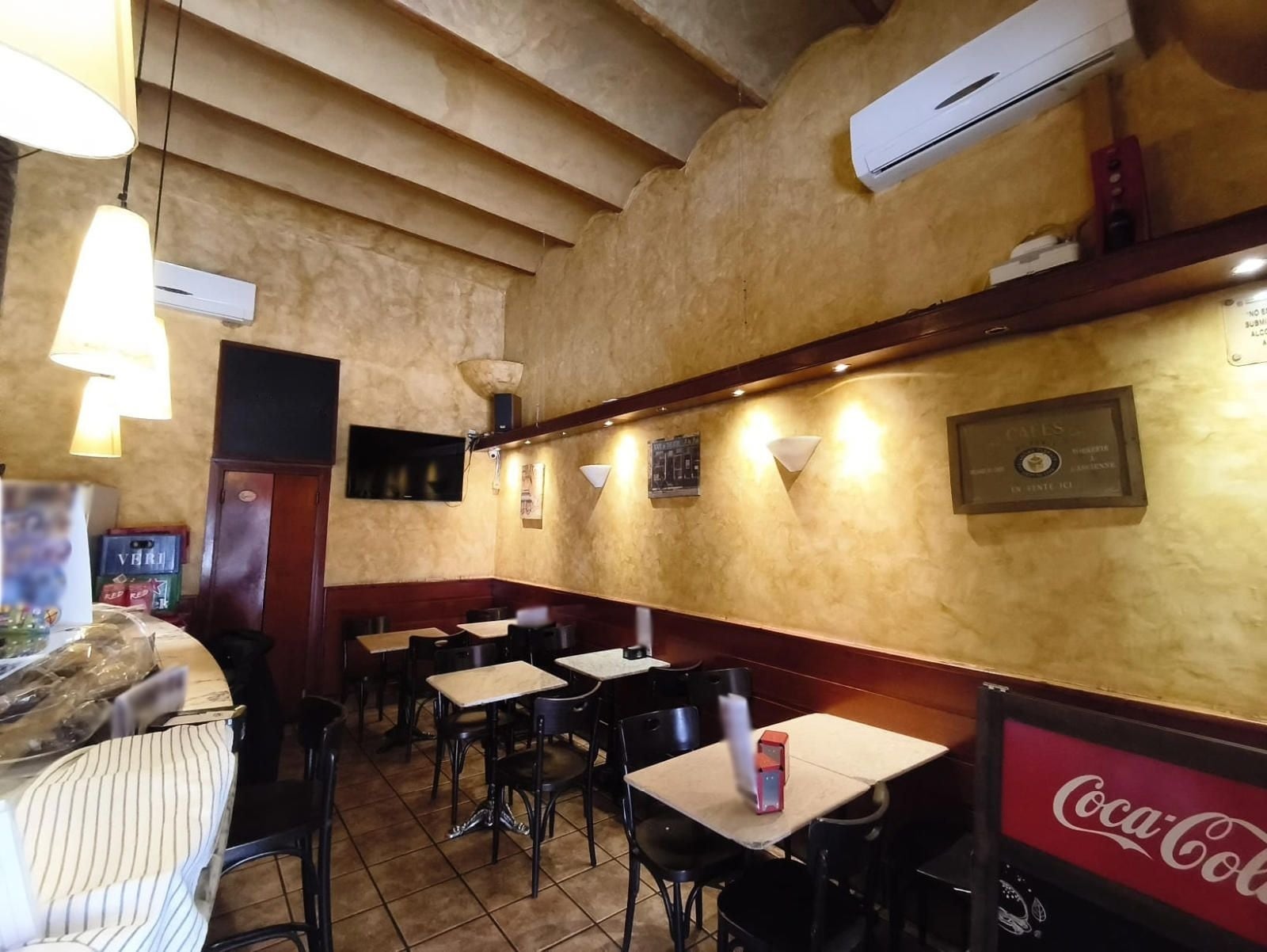 Retail in L'Hospitalet de Llobregat, Barcelona to rent Interior Photo- Image 1 of 14