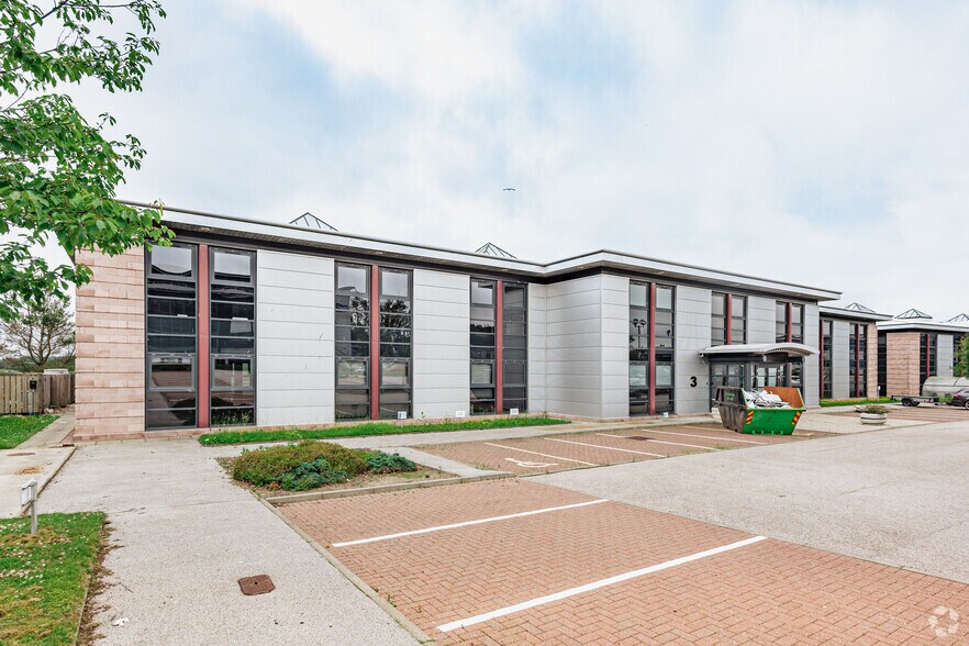 2 Prospect Rd, Westhill to rent - Primary Photo - Image 1 of 6