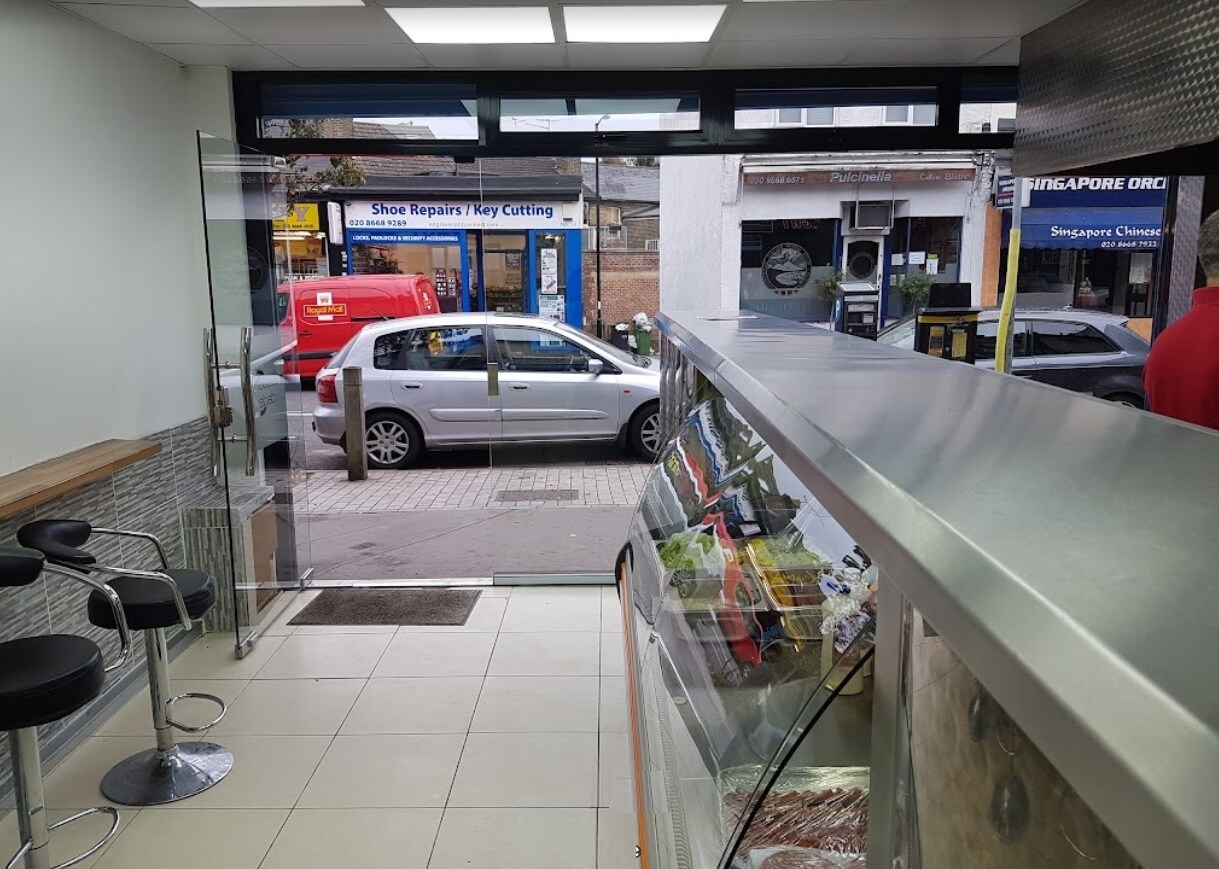 30 Chipstead Valley Rd, Coulsdon, CR5 2RA UK