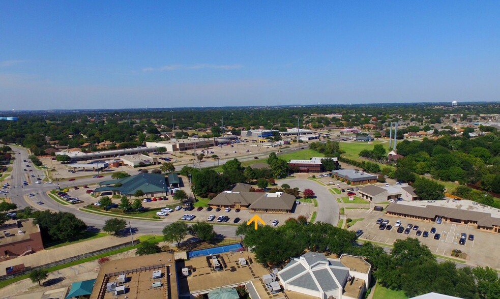 1864 Norwood Dr, Hurst, TX for rent - Building Photo - Image 3 of 13