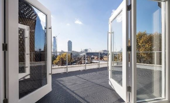 4 St Pauls Chur, London for sale Interior Photo- Image 1 of 1