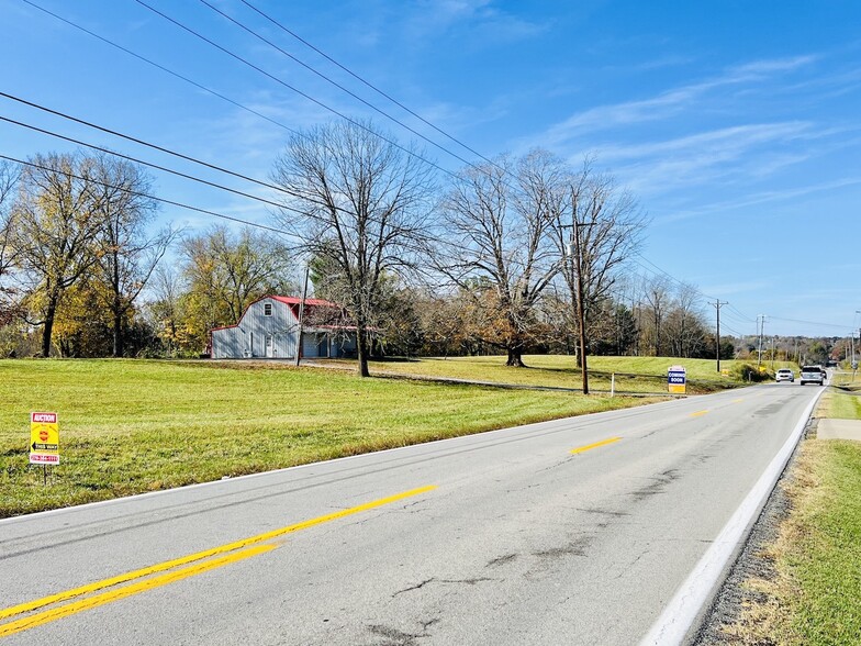 2391 Russell Springs Rd, Columbia, KY for sale - Primary Photo - Image 1 of 8