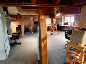 217 Rue De La Commune O, Montréal, QC to rent Interior Photo- Image 2 of 5