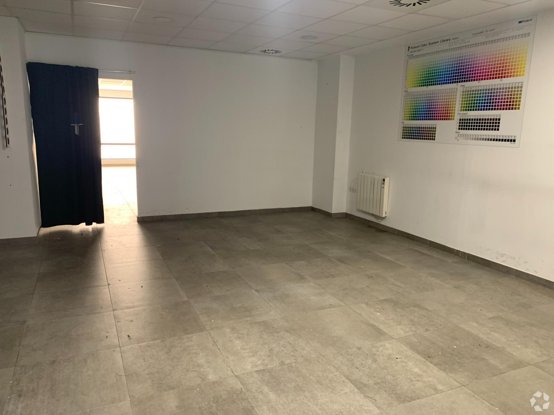 Retail in Ávila, Ávila to rent Interior Photo- Image 1 of 2